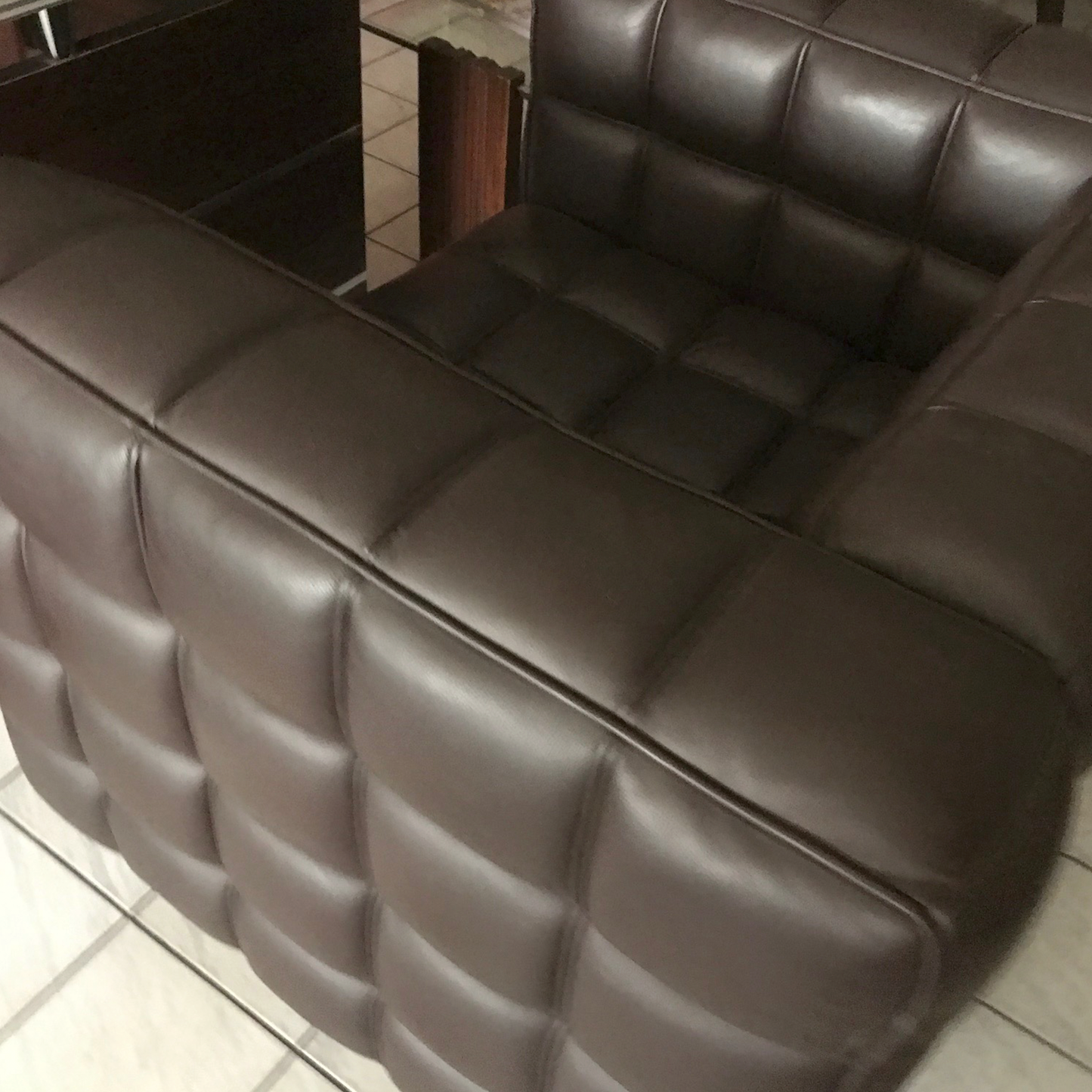 2 sillones Kubus de diseño en cuero