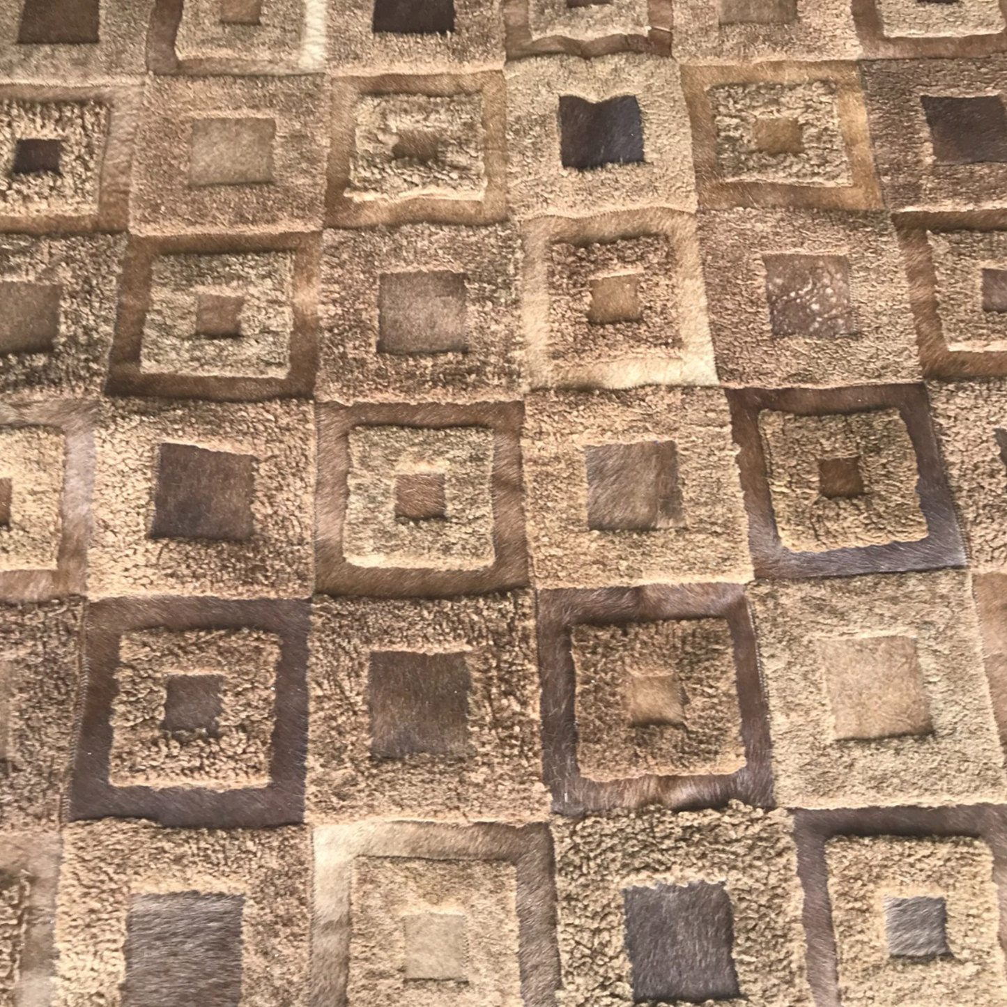 Alfombra marrón de cuero de vaca