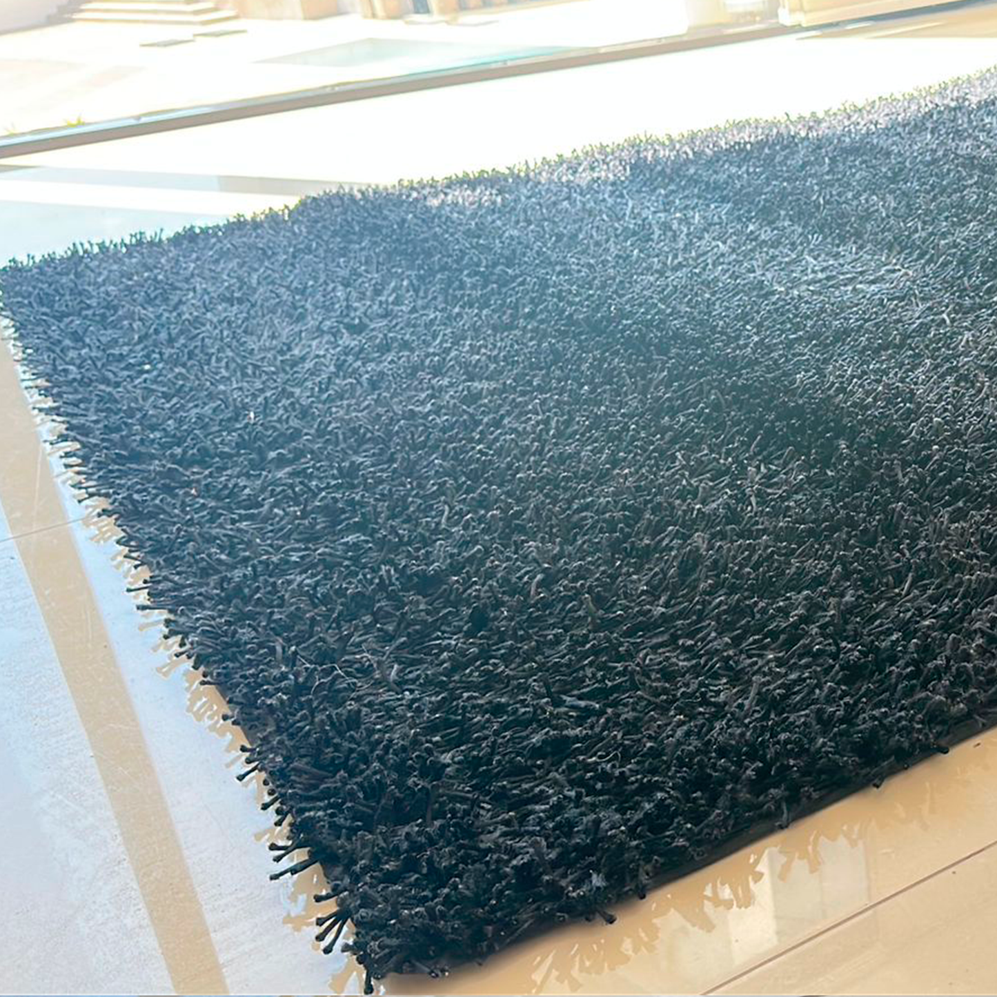 Alfombra negra