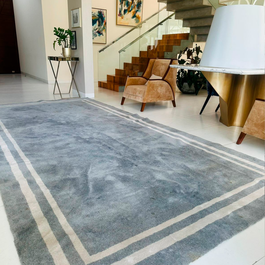 Alfombra gris