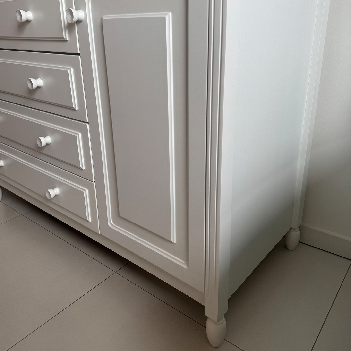 Cómoda blanca “La vie”