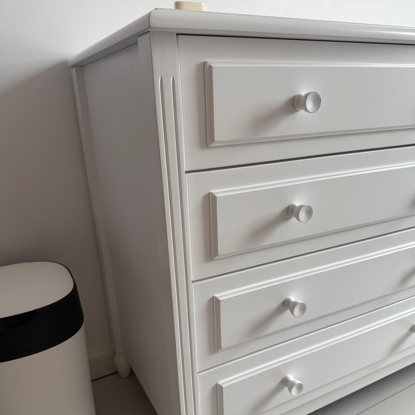 Cómoda blanca “La vie”