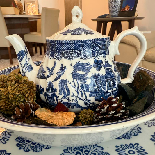 Set de platos y tetera inglesa