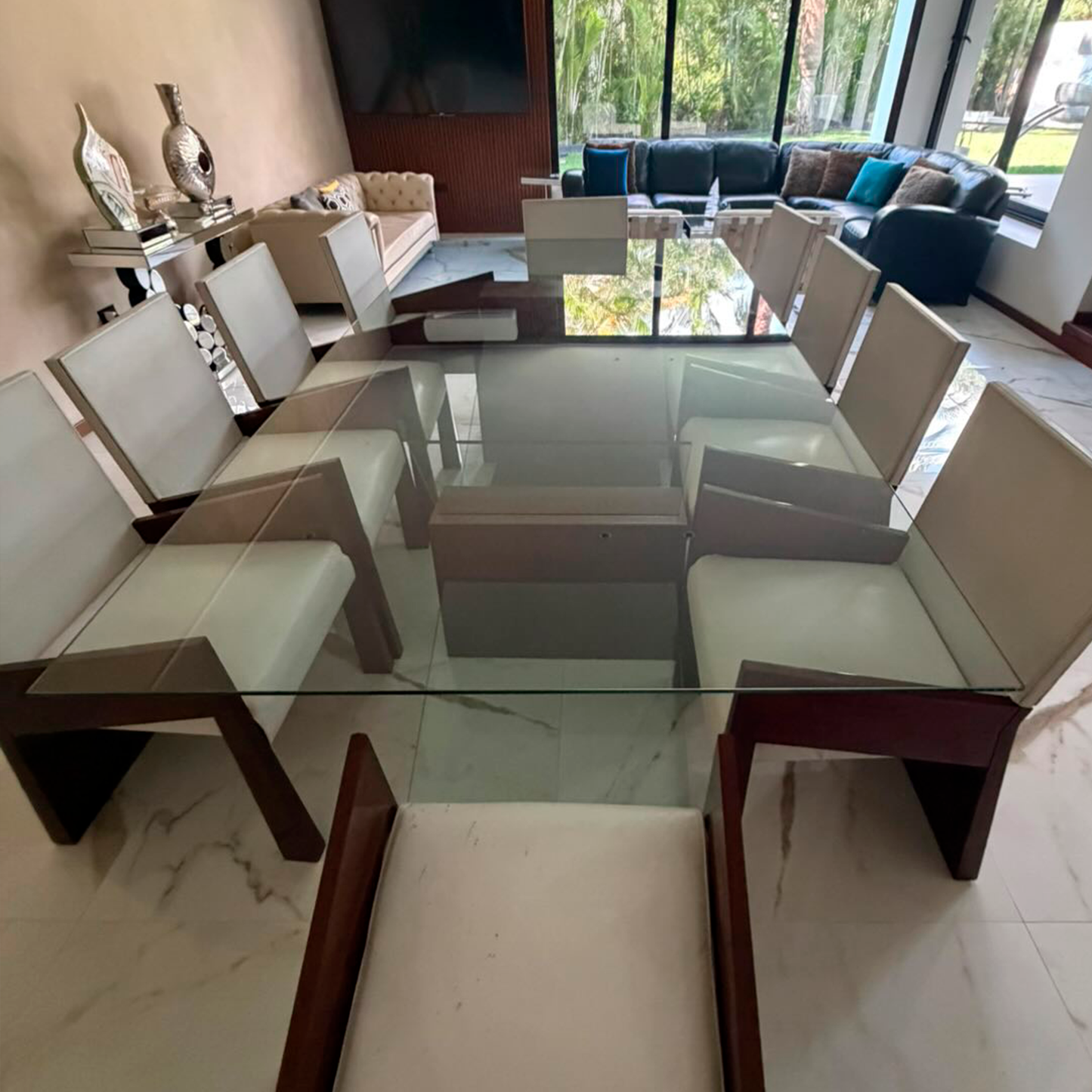 Mesa comedor con 10 sillas