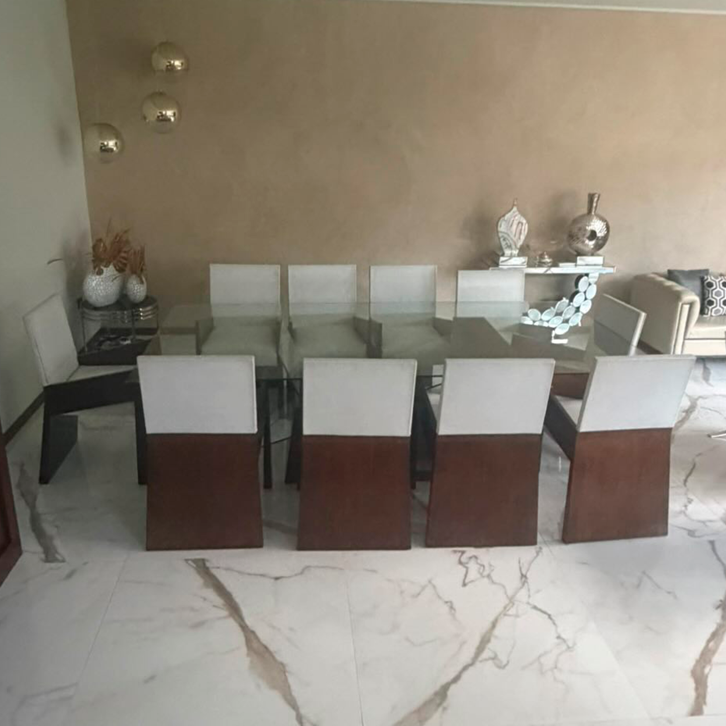 Mesa comedor con 10 sillas