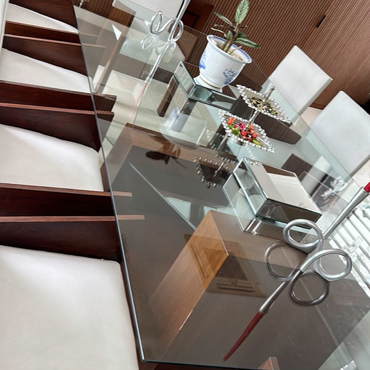 Mesa comedor con 10 sillas